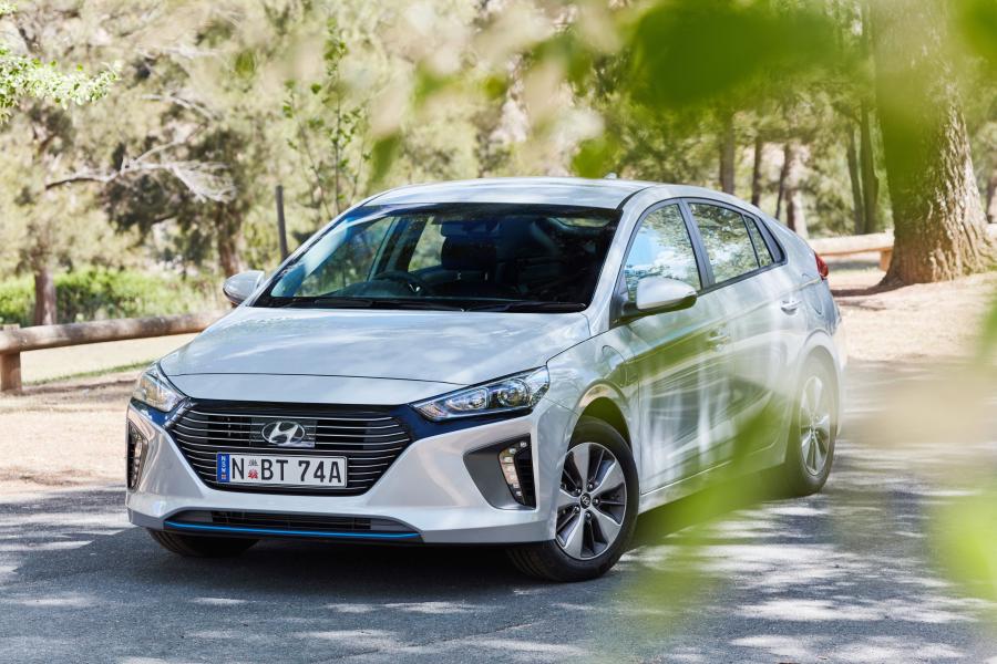  Hyundai IONIQ plug-in (AE) 2018 года  (AU) (фото 27 из 40)